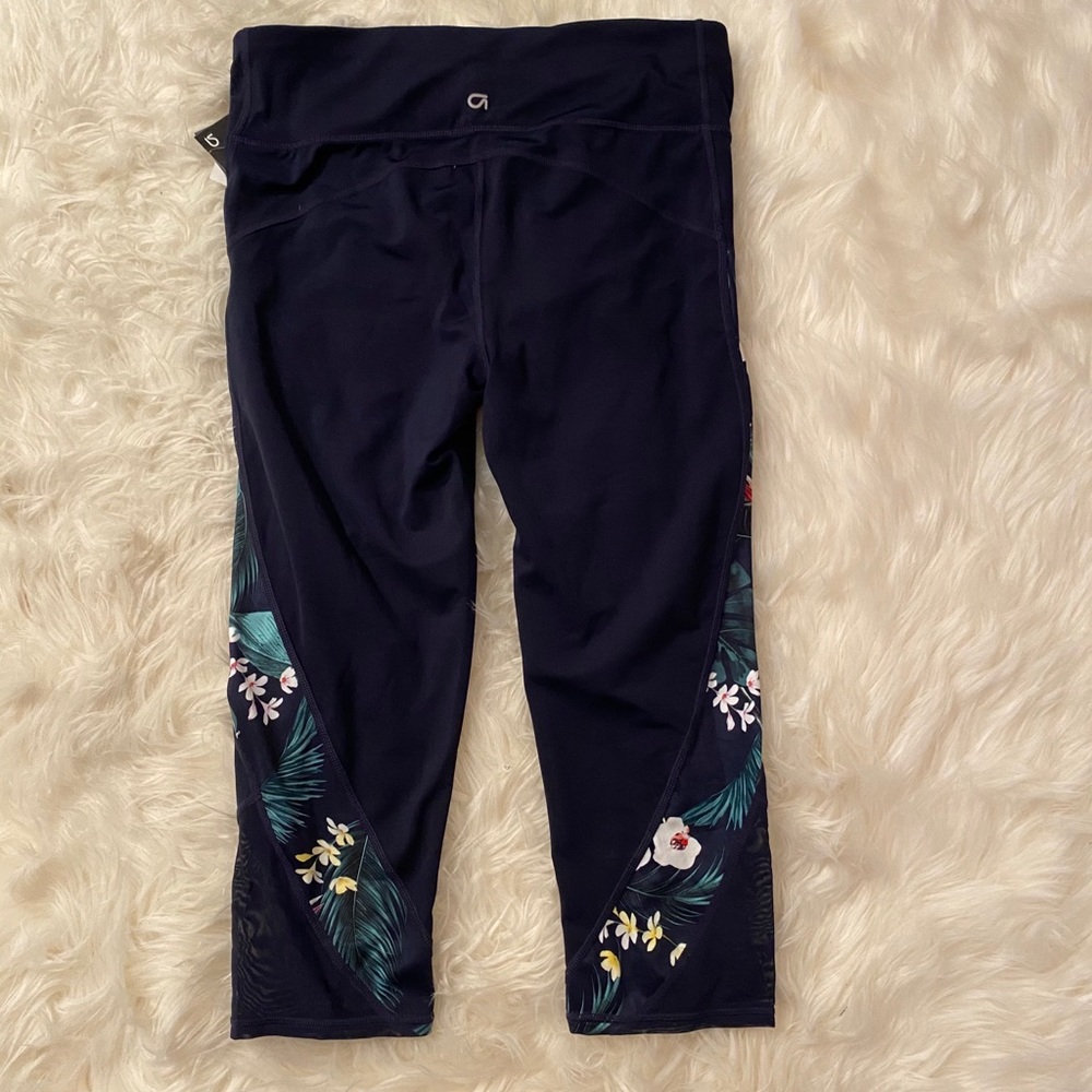 Gapfit eclipse capris - Picture 9 of 11